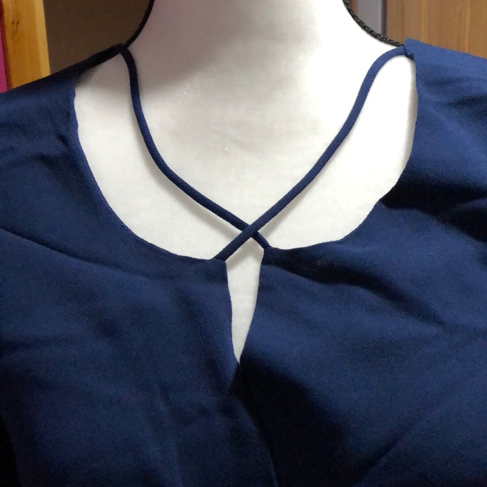 Navy top - Picture 2 of 2